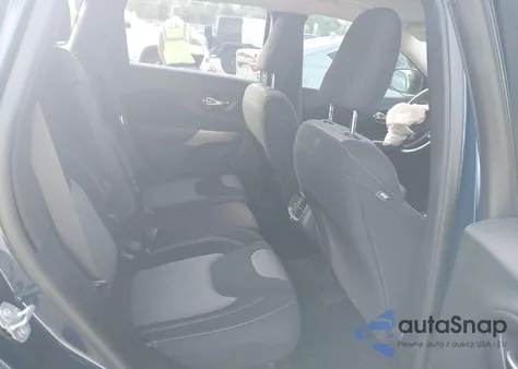 2018 Jeep Cherokee Latitude Fwd from USA, damaged, VIN 1C4PJLCB1JD519661